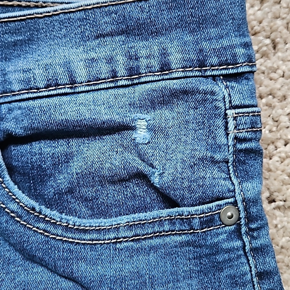 Time and Tru distressed denim jeans, size 13/31 - Picture 5 of 7